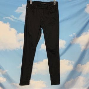 Ranchu- Black Skinny Pants